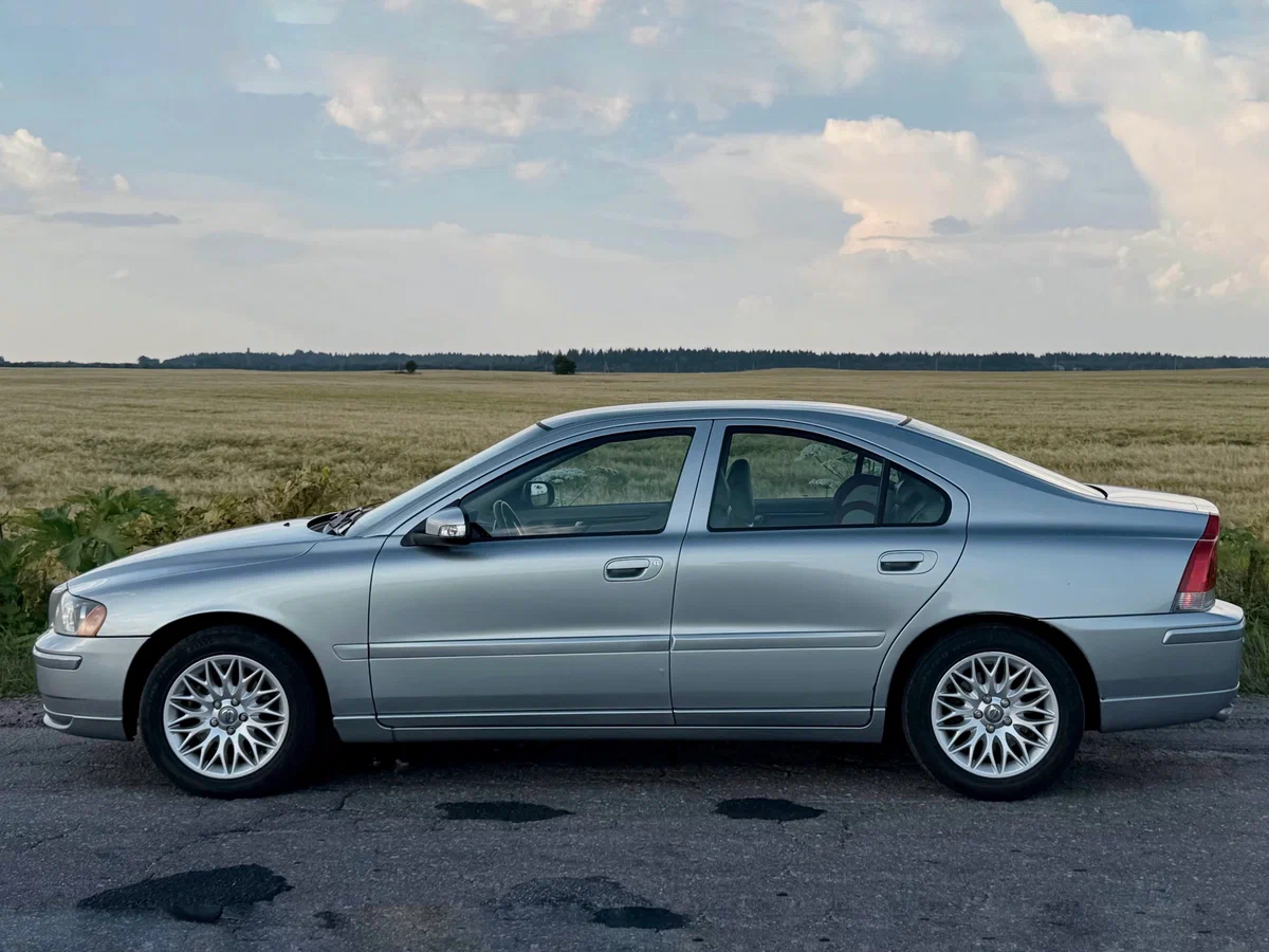 Volvo S60 1 (2000-2009) – шведский люкс